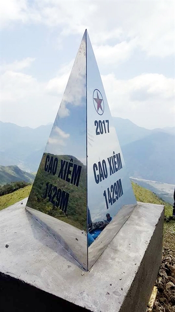 Conquering Mt Cao Xiêm the roof of Quảng Ninh